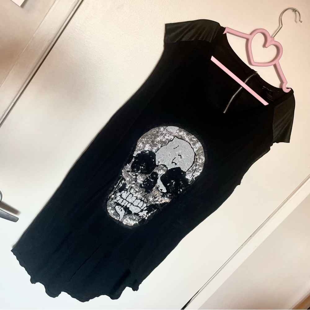 Black Skull Sequin Graphic Tunic top
